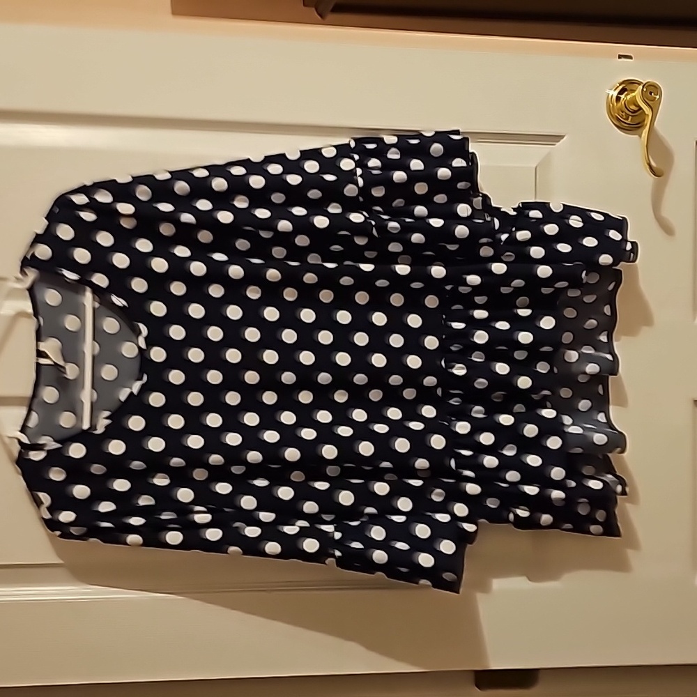 Blue and white polkadot ruffle sleeve hi-lo top 1xl